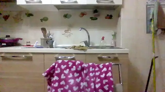 Kelly80 online show from December 4, 2025, 5:06 am