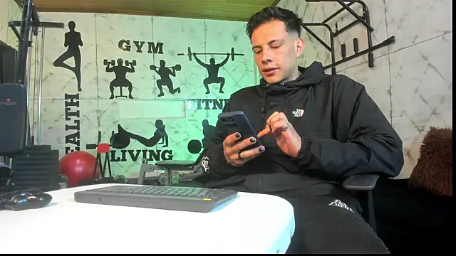 Dustin Sonne online show from June 12, 2026, 3:37 am