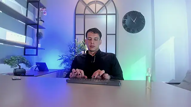 Dustin Sonne online show from July 14, 2026, 3:33 am