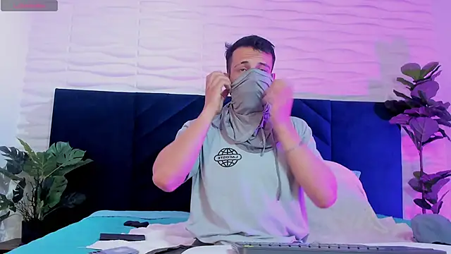 Dustin Sonne online show from September 14, 2025, 3:40 am