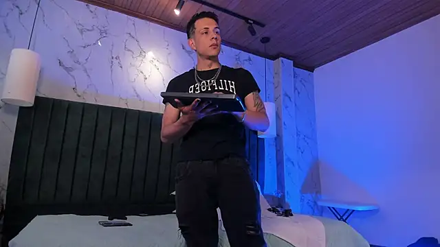 Dustin Sonne online show from October 7, 2025, 3:29 am