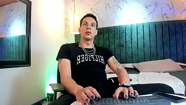Dustin Sonne online show from June 8, 2026, 3:40 am