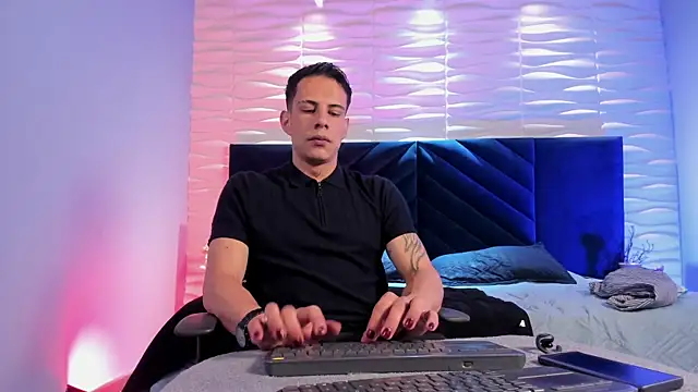 Dustin Sonne online show from August 1, 2026, 3:37 am