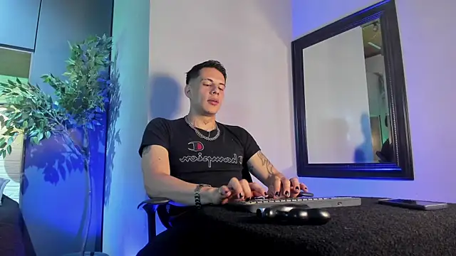 Dustin Sonne online show from July 2, 2026, 3:45 am