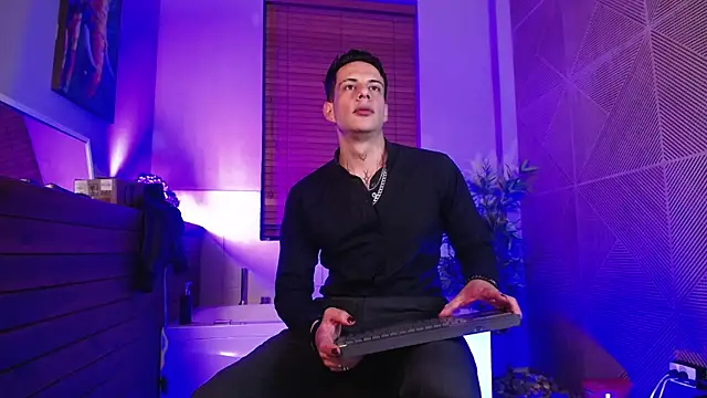 Dustin Sonne online show from July 21, 2026, 3:41 am