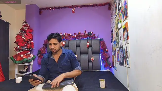 ashtoncooperr online show from December 3, 2025, 6:51 pm