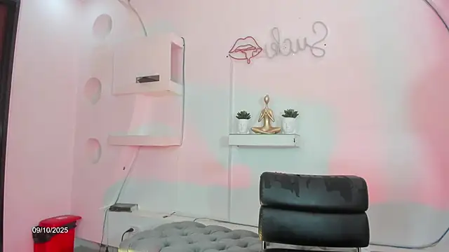 Vicky Hottman online show from October 10, 2025, 4:35 am