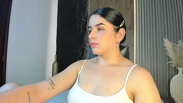 evelin lopezz online show from March 12, 2026, 2:17 am