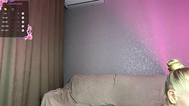 Elizabeth Mitchel online show from October 14, 2025, 6:41 pm