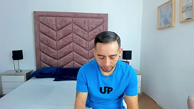 Lushian  online show from December 15, 2025, 2:34 pm