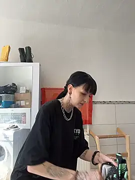 Seductively4 20 online show from April 26, 2026, 9:28 am
