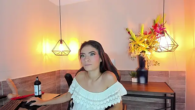 LussieWillow online show from October 3, 2025, 12:06 pm