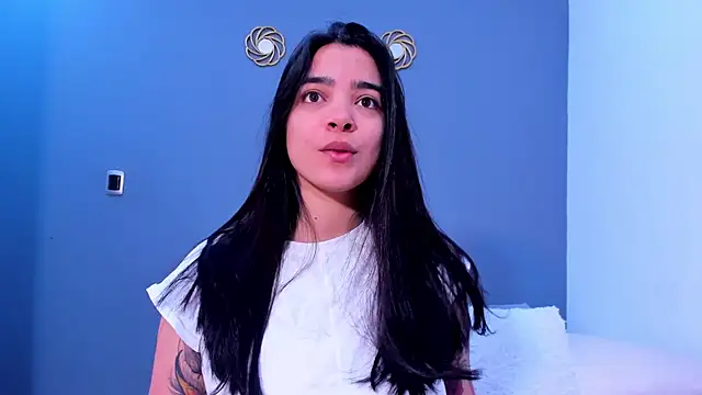 KamilaBetancourt online show from July 4, 2026, 12:43 pm