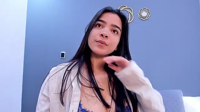 Snapshot of KamilaBetancourt chatting on June 4, 2026, 1:38 pm KamilaBetancourt online show from June 4, 2026, 1:38 pm