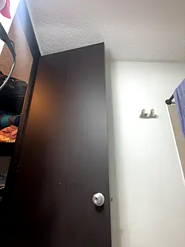 Marthina online show from November 25, 2025, 7:03 pm