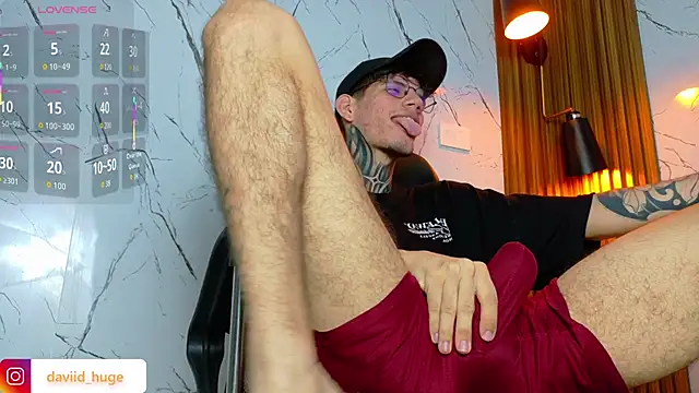 Snapshot of david_huge chatting on February 18, 2026, 6:00 am david huge online show from February 18, 2026, 6:00 am