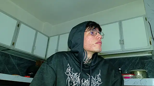 Snapshot of david_huge chatting on March 6, 2026, 8:31 am david huge online show from March 6, 2026, 8:31 am