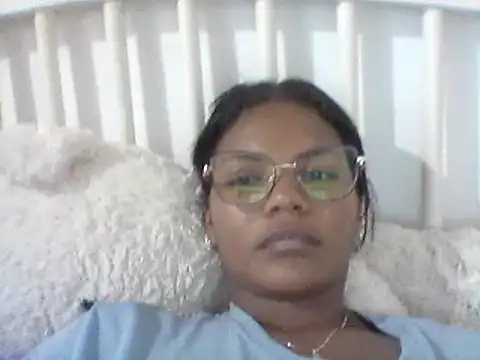 Snapshot of hermione_francoo chatting on April 9, 2026, 2:23 pm hermione francoo online show from April 9, 2026, 2:23 pm