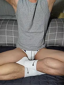 icejuljulju online show from December 20, 2025, 5:10 am