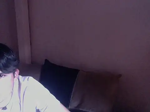 Snapshot of guerooohot22 chatting on November 24, 2025, 10:43 pm guerooohot22 online show from November 24, 2025, 10:43 pm