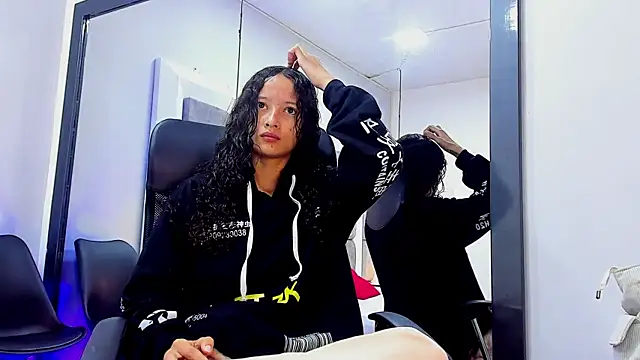 JuliettaBleer online show from September 21, 2025, 12:10 pm