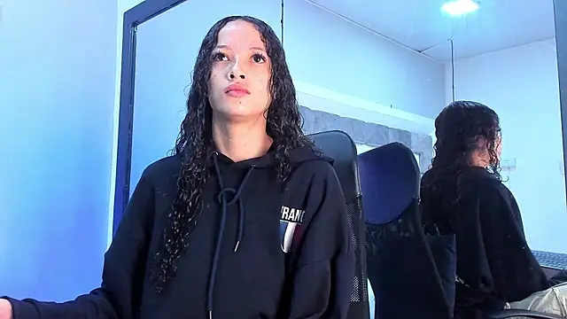 JuliettaBleer online show from October 9, 2025, 11:55 am