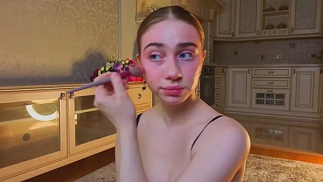 EadlinGillim online show from September 24, 2025, 3:35 am