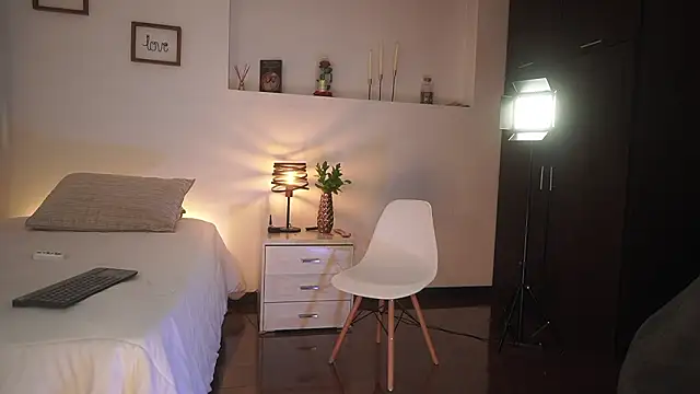 Snapshot of ximena_cortez_03 chatting on March 13, 2026, 6:57 pm ximena cortez 03 online show from March 13, 2026, 6:57 pm