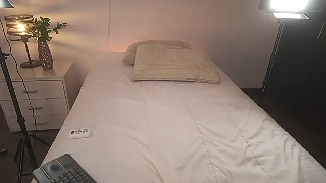 ximena cortez 03 online show from September 12, 2025, 12:11 am