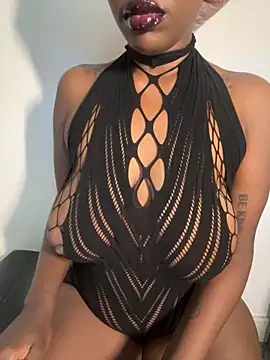 Snapshot of bustyblackebony chatting on October 5, 2025, 1:24 pm bustyblackebony online show from October 5, 2025, 1:24 pm