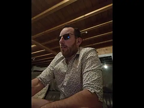 Snapshot of BrunJulienMetis chatting on January 9, 2026, 9:11 pm BrunJulienMetis online show from January 9, 2026, 9:11 pm