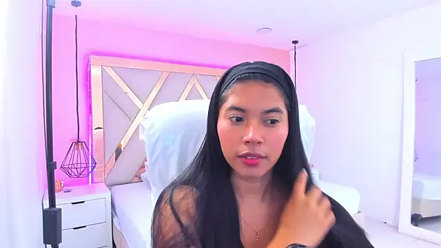 samantaa shy online show from June 11, 2026, 3:47 am
