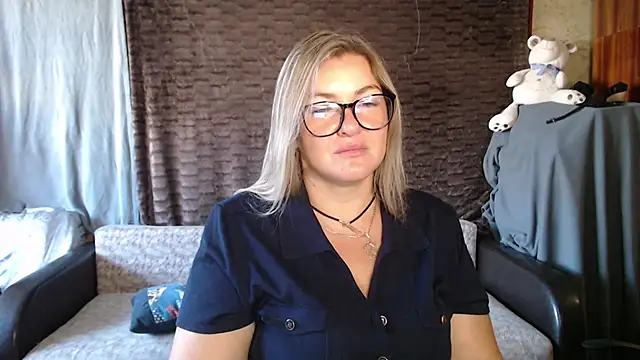 NikaSkylink online show from September 9, 2025, 5:28 am