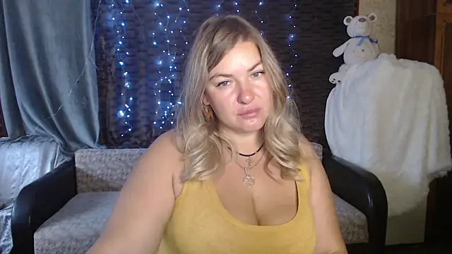 NikaSkylink online show from September 18, 2025, 3:31 am