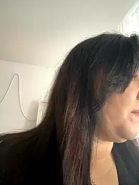 Liza Will online show from November 17, 2025, 7:34 am