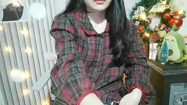 Emachiii online show from December 16, 2025, 1:10 am