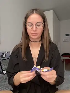 ElizabetBlack online show from October 23, 2025, 5:28 am