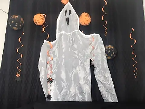 AntonelaMorriz online show from October 17, 2025, 9:56 am