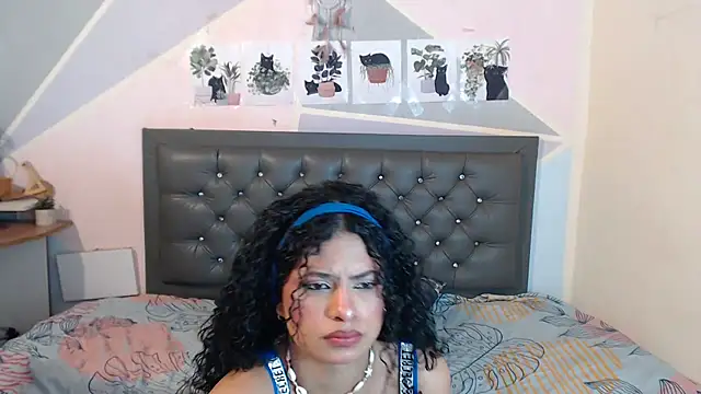 Snapshot of Adut_Akech chatting on July 27, 2026, 12:12 pm Adut Akech online show from July 27, 2026, 12:12 pm