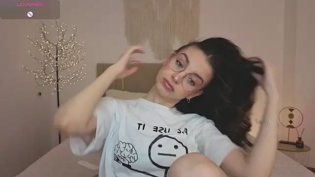 Real cutie1 online show from April 27, 2026, 12:47 pm