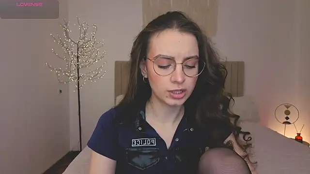 Real cutie1 online show from May 4, 2026, 12:41 pm