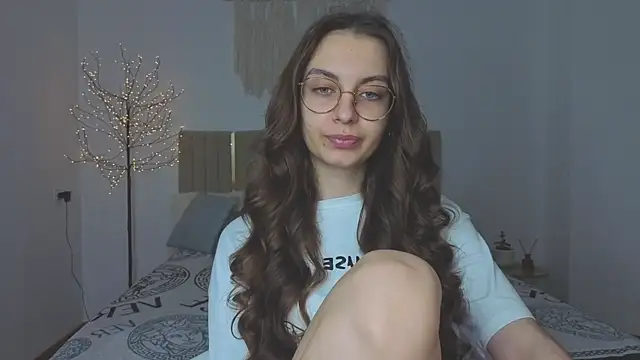 Real cutie1 online show from December 5, 2025, 1:43 pm