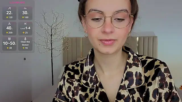 Real cutie1 online show from July 14, 2026, 12:55 pm
