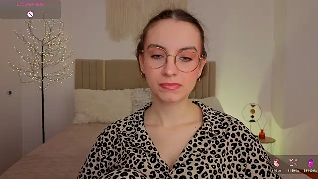 Real cutie1 online show from May 25, 2026, 12:48 pm
