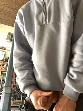 Snapshot of musti312 chatting on February 13, 2026, 12:05 pm musti312 online show from February 13, 2026, 12:05 pm