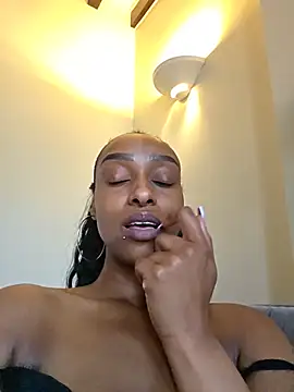 Snapshot of Hazel_Dollxx chatting on June 21, 2026, 4:29 am Hazel Dollxx online show from June 21, 2026, 4:29 am