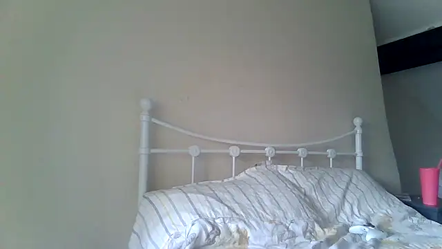 Snapshot of Hazel_Dollxx chatting on June 30, 2026, 9:53 am Hazel Dollxx online show from June 30, 2026, 9:53 am