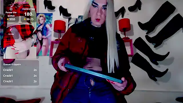 blondehot5v online show from October 8, 2025, 12:17 pm