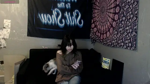 London Ray online show from October 8, 2025, 6:04 am