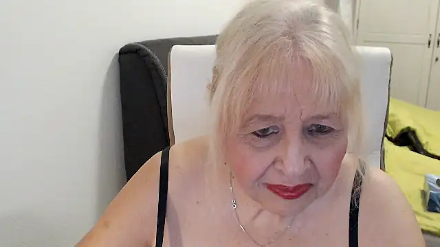 SusiLifeXXX online show from August 7, 2026, 7:53 pm